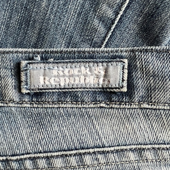 Rock & Republic Low Rise Flare Leg Jeans Fleur-di-lis Embellishment SZ 26 Y2K - Picture 4 of 15